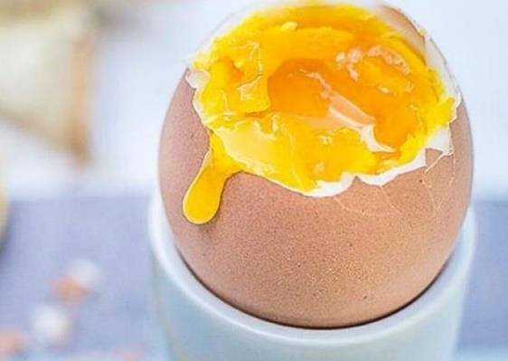 چگونه روغن زرده تخم مرغ تهیه میشود و چه فوایدی برای زیبایی دارد؟